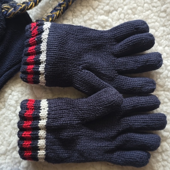 Winter Kids Hat & Glove Lot - 4 Piece Batman, Football, Mohawk Styles Size 4/7 - Picture 4 of 9